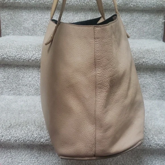 Chloé calf skin tote with zip side pocket Authentic - Picture 5 of 13